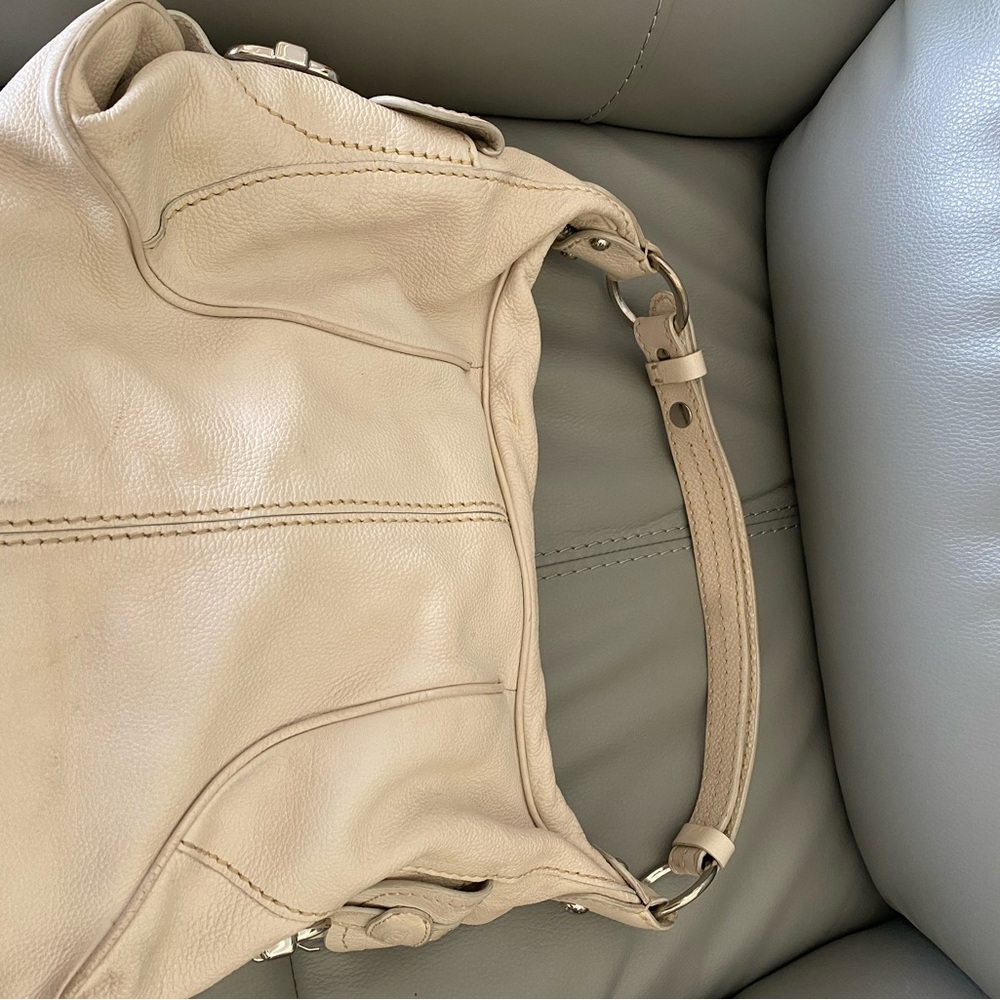 Tod's Cream Leather Hobo Bag with Silver Hardware - Picture 2 of 13